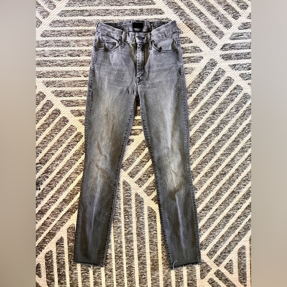 MOTHER Sz 24 High Waisted Looker Ankle Fray in Lighting Up Lantern Black Denim - Picture 6 of 12